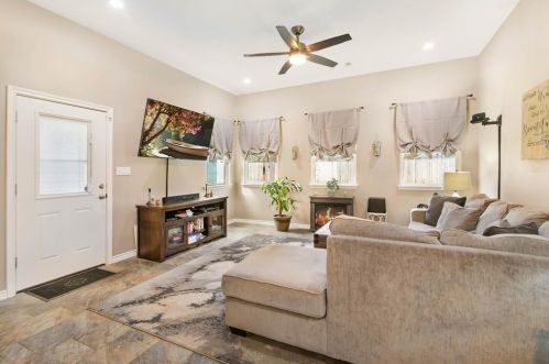 303 Walnut St, Whitewright TX 75491-2243 exterior