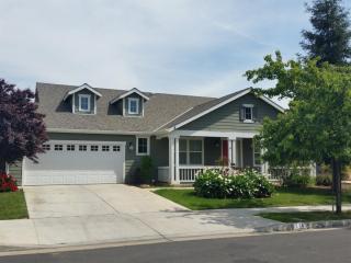2140 East Ct, Navelencia, CA 93654-8836