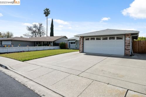 364 Weatherly Way, Vacaville, CA 95687-4707