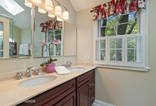 1640 Berkley Ct, Bannockburn IL 60015-2031 exterior