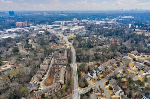 34 High Top Cir, Atlanta GA  30328-5934 exterior