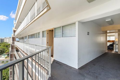 419 Keoniana St, Honolulu HI  96815-2075 exterior