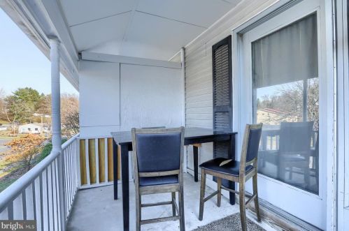 4809 Lancer St, Harrisburg, PA 17109-3231