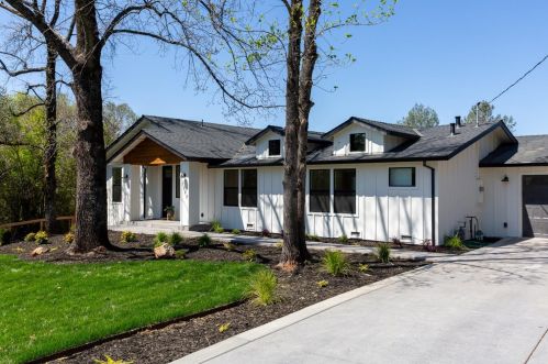 1025 Merry Knoll Rd, Auburn, CA 95603-7707