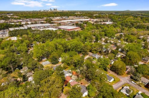 2496 Jefferson Ter, Atlanta GA  30344-2743 exterior