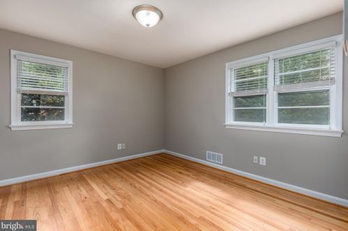 7209 Lamar Dr, Springfield VA  22150-3129 exterior