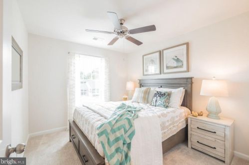 18086 Jackson Dr, Bowling Green, VA 22427-9330
