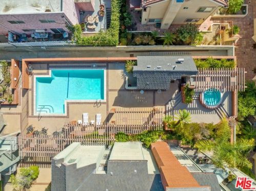 1313 Valley View Rd, Glendale, CA 91202-1753