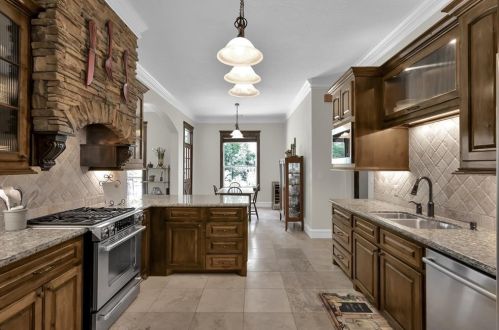 1612 Sweet Gum St, Conroe TX  77385-9530 exterior