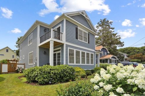 13 Oakland Ave, Milford, CT 06460-7343