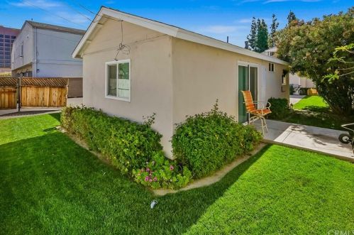 611 Broadway, Anaheim CA  92805-4101 exterior
