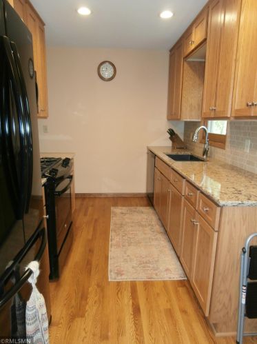 556 Edith Ave, Saint Paul MN  55115-2030 exterior