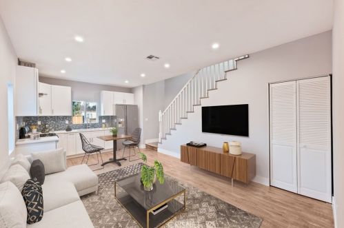 7960 Amestoy Ave, Van Nuys CA  91406-1603 exterior