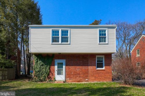 946 Salisbury Ct, Lancaster PA  17601-5164 exterior