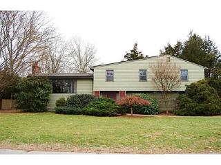 6 Noble Ave, Barrington, RI 02806-1912