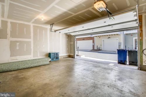 642 Ellsworth Dr, Silver Spring MD 20910-4301 exterior