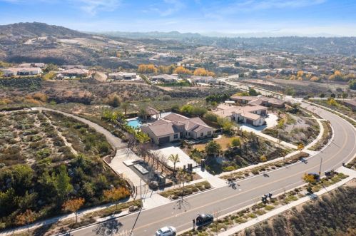 7756 Kingdom Dr, Riverside CA  92506 exterior