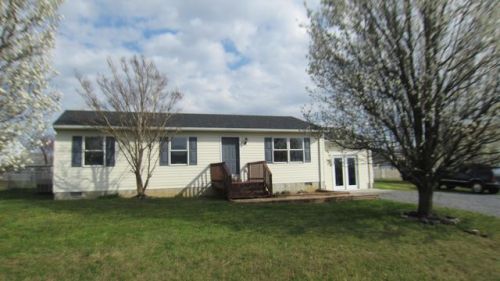 81 Greenleaf Rd, Strasburg, VA 22657-3685