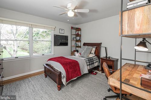 1 Tomlyn Dr, Princeton NJ  08540-4316 exterior