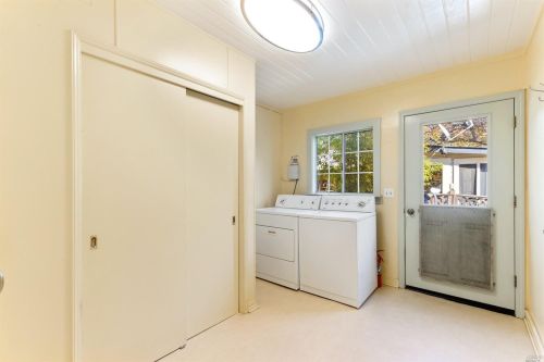 729 Dora St, Ukiah CA  95482-6341 exterior