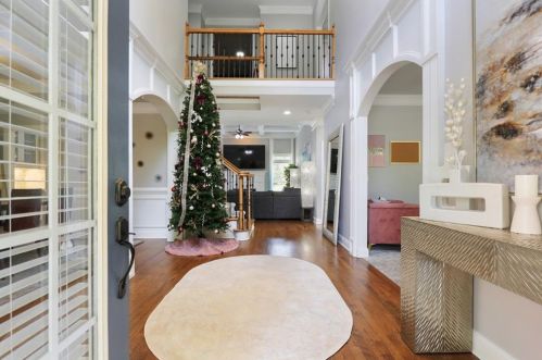 2853 Summer Branch Ln, Buford, GA 30519-7641