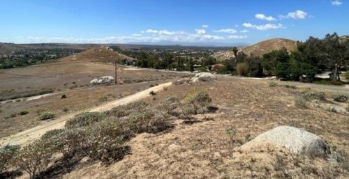 2270 Mt Vernon Ave, Riverside CA  92507-4624 exterior