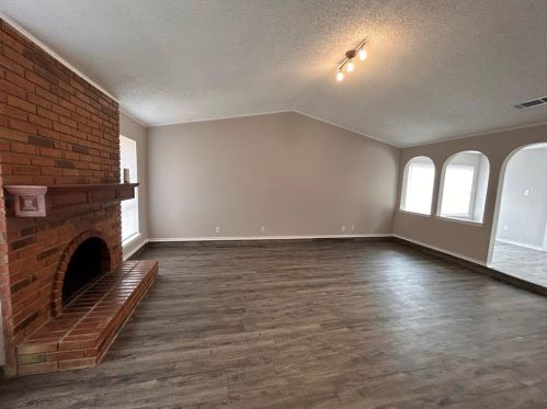 5201 Barcelona Dr, Garland TX  75043-5106 exterior