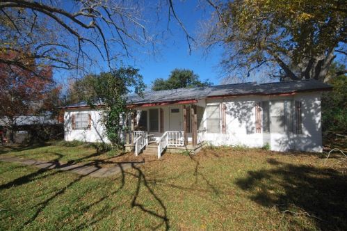1098 Fm 1680, Novohrad, TX 77975-4860