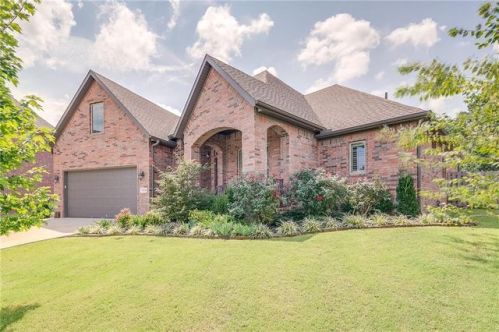 5623 Chadwick Dr, Rogers, AR 72758-8223