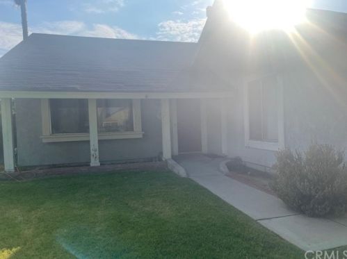 2982 Mesquite Dr, Riverside, CA 92503-5657