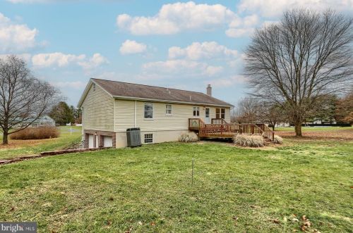 332 Bonnybrook Rd, Carlisle PA  17015-9290 exterior