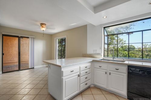 8851 Via Andar, San Diego, CA 92122-1525