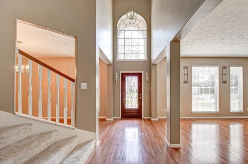 1227 Elmhurst Trails Ln, Taylor Lake Village, TX 77586-4149