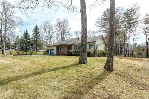 3 Coombs Rd, Somersworth, NH 03878-2001