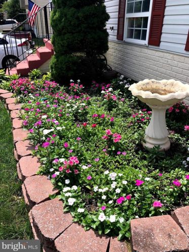 49 Little Oak Rd, Fredericksburg, VA 22405-1824