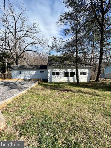 205 Campsite Trl, Harpers Ferry WV  25425-4623 exterior