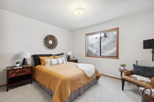 11400 Sitzmark Way, Truckee CA  96161-6129 exterior