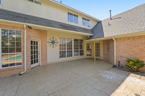 2033 Le Mans Dr, Carrollton TX 75006-4337 exterior