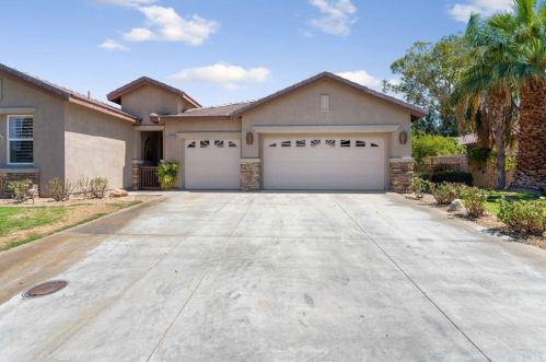 82609 Hughes Dr, Indio, CA 92201-9744