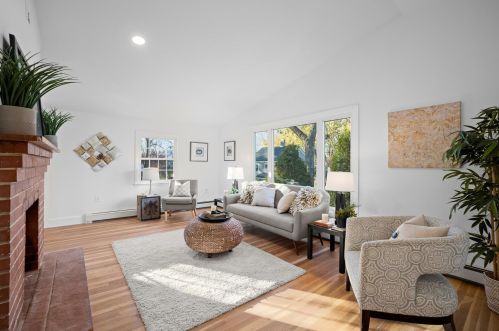 1 Joffre Ter, Portsmouth, NH 03801-4915
