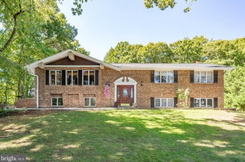 14266 Spriggs Branch Rd, Woodbridge, VA 22193-3618