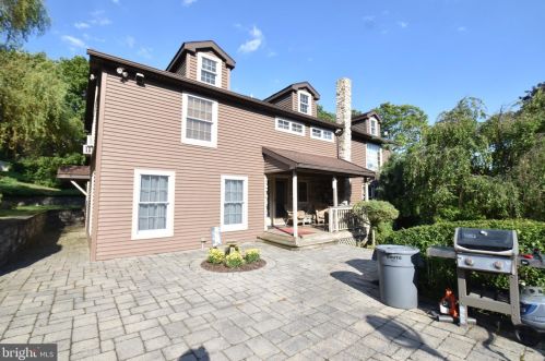 701 Rutt Rd, Bangor, PA 18013-9615