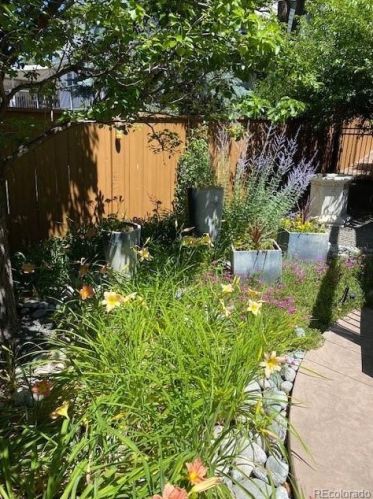 16438 Crestline Pl, Aurora CO 80015-4049 exterior