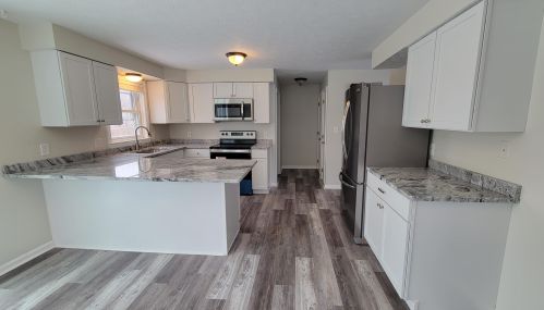 7 Whittemore Dr, Derry, NH 03038-7243