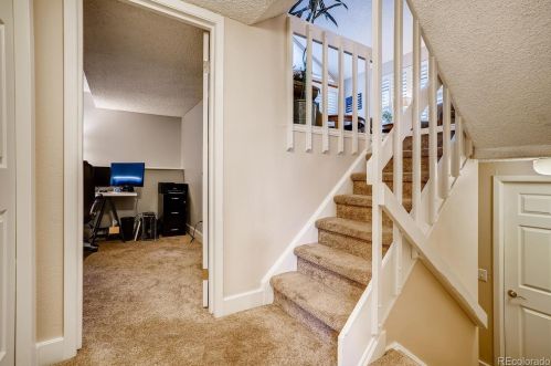 10233 Peakview Ave, Englewood CO 80111-6107 exterior