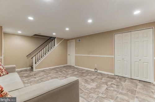 302 Crestwood Ave, Haddonfield NJ 08033-2917 exterior