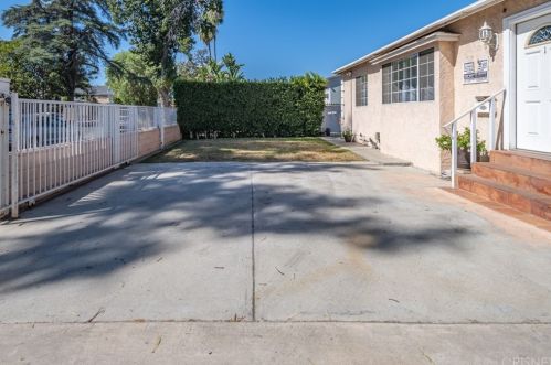14319 Tiara St, Van Nuys, CA 91401-3304