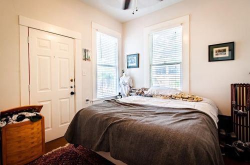 207 39th St, Austin TX  78751-5030 exterior