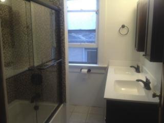 324 Buttles Ave, Columbus OH  43215-1306 exterior