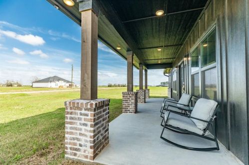 713 Longhorn Trl, Angleton TX 77515-9623 exterior